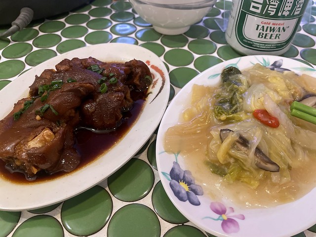 Braised vegetables and pork knuckles from Manshon Taipei @ Otsuka
