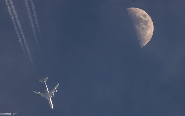 Boeing 747 and Moon