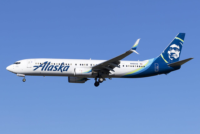 Alaska Airlines Boeing 737-900ER N464AS at Los Angeles Airport LAX/KLAX