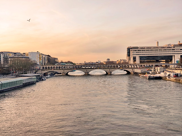 254 - Paris Janvier 2024 - le pont de Bercy depuis la Passerelle Simone de Beauvoir