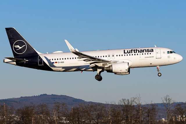 Lufthansa A320-214(WL) D-AIUI