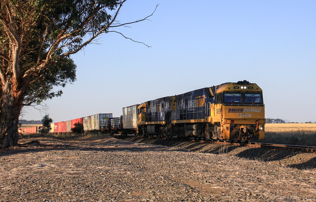 NR69 and NR5 hit the shadows south of Mininera with PM5