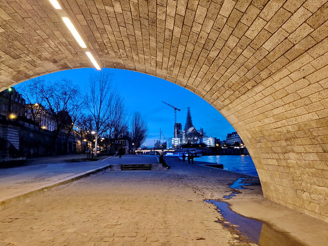 261 - Paris Janvier 2024 - Quai de La Tournelle, sous le Pont de la Tournelle