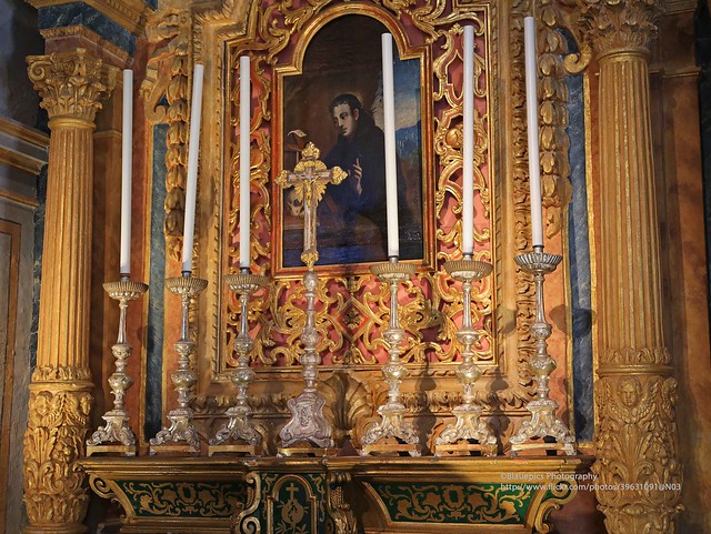 Valletta, Knisja tal-Vittorja, altar