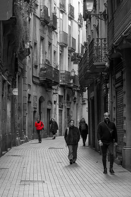 2024 (365 challenge No. 2) - Week 12 (Barcelona -2) - Day 5 - Pic 5 - Red jacket in backstreet of old Barcelona