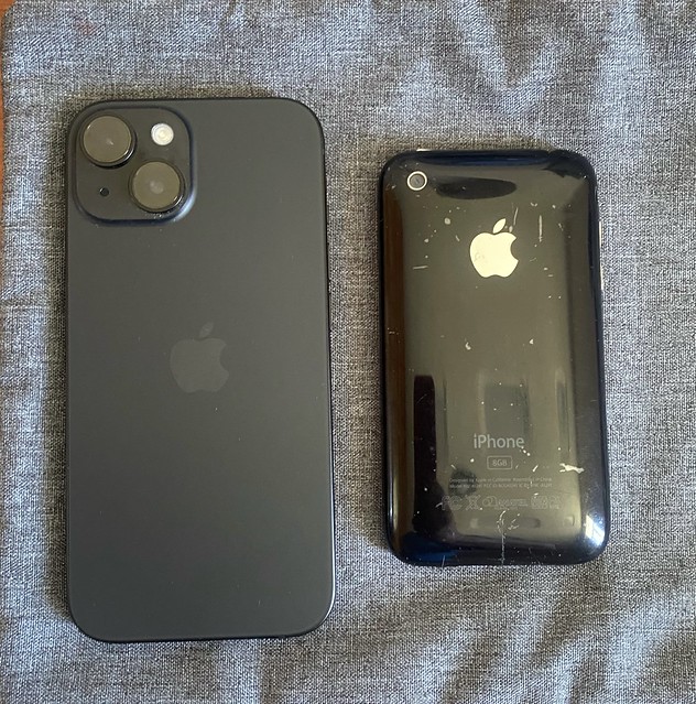 iPhone 15 vs iPhone 3G