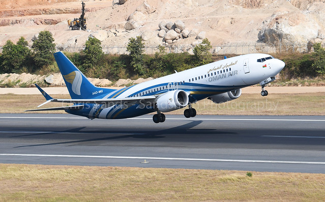 Oman Air B38M A40MG