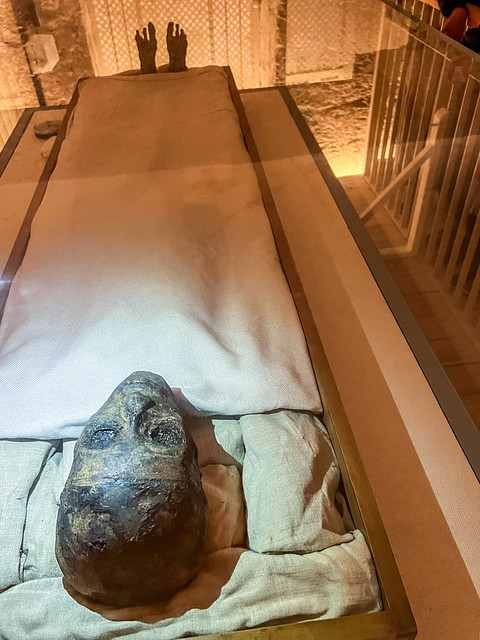 Mummy of King Tut in tomb