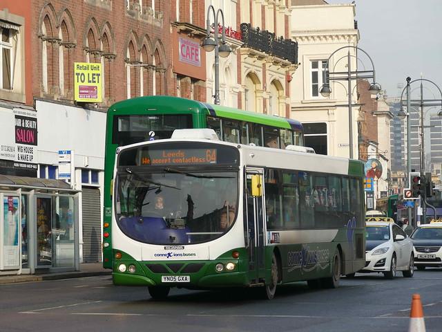 [Harrogate Coach Travel] YN05 GXA in Leeds on service 64 - Malcolm Jones