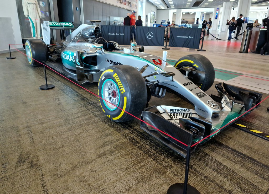 2015 Mercedes F1 W06 Hybrid - Lewis Hamilton