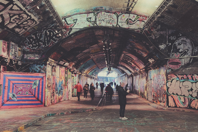 A Tunnel of Visual Expression