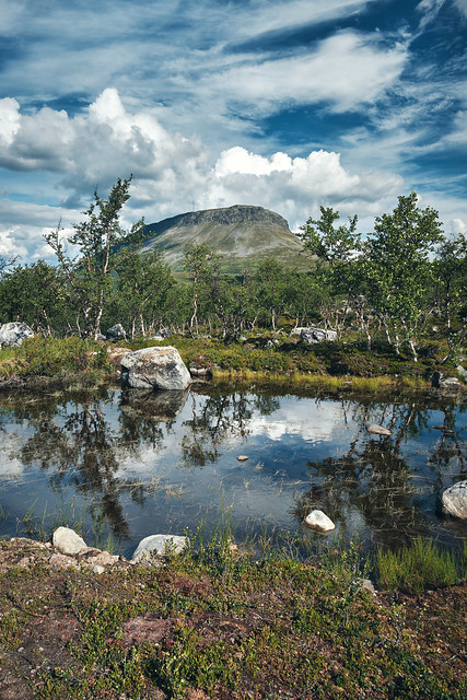 Lake Cáhkáljávri & Saana Fell