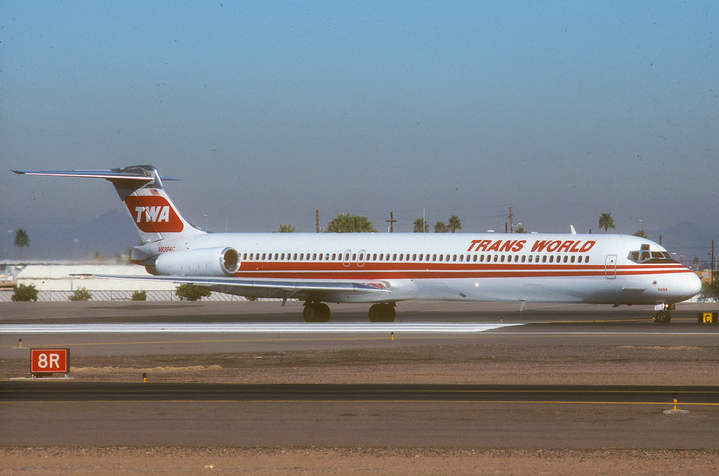 TWA MD-83; N9304C, December 1988