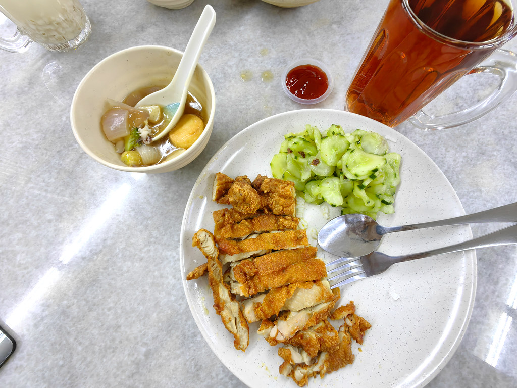 香辣雞扒配沙拉 Madras Chicken Chop w/Salad rm$10 & 瓦煲豆腐配海鮮 Claypot Tofu and Seafood rm$20 @ 建吉 Kian Kiat Kopitiam USJ9
