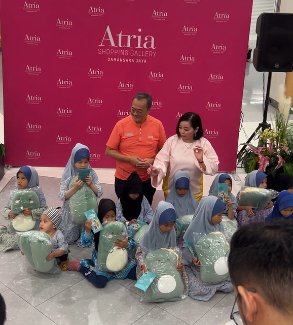 Atria Shopping Gallery Meriah Raya Anda Dengan 'The Luminous Raya'