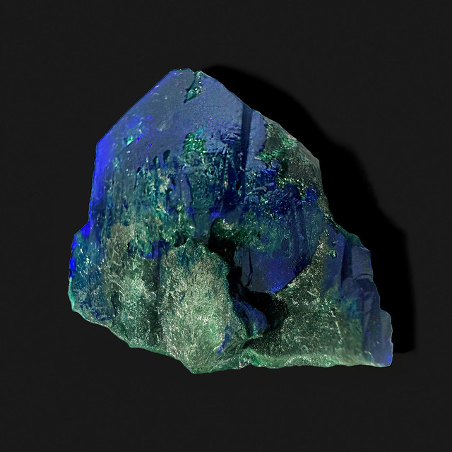 Azurite with malachite, Red Dome Mine, Chillagoe, Queensland, Australia; 3 cm tall