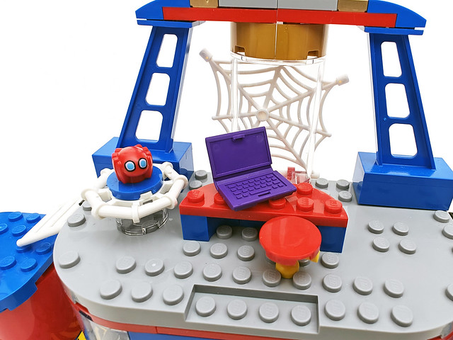 LEGO Marvel Team Spidey Web Spinner Headquarters (10794)