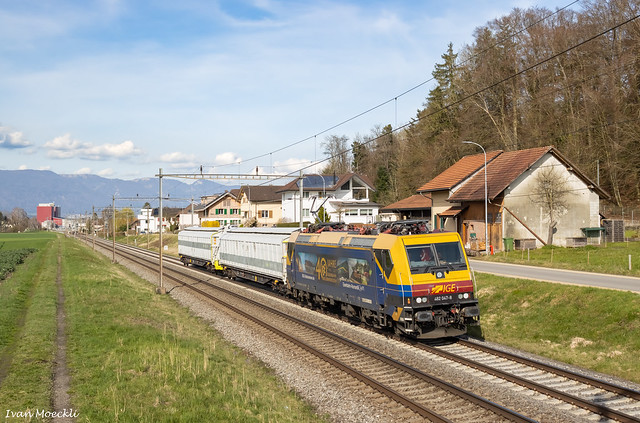 Re 482 047-8 (69150 Chavornay - Lyss) / Busswil