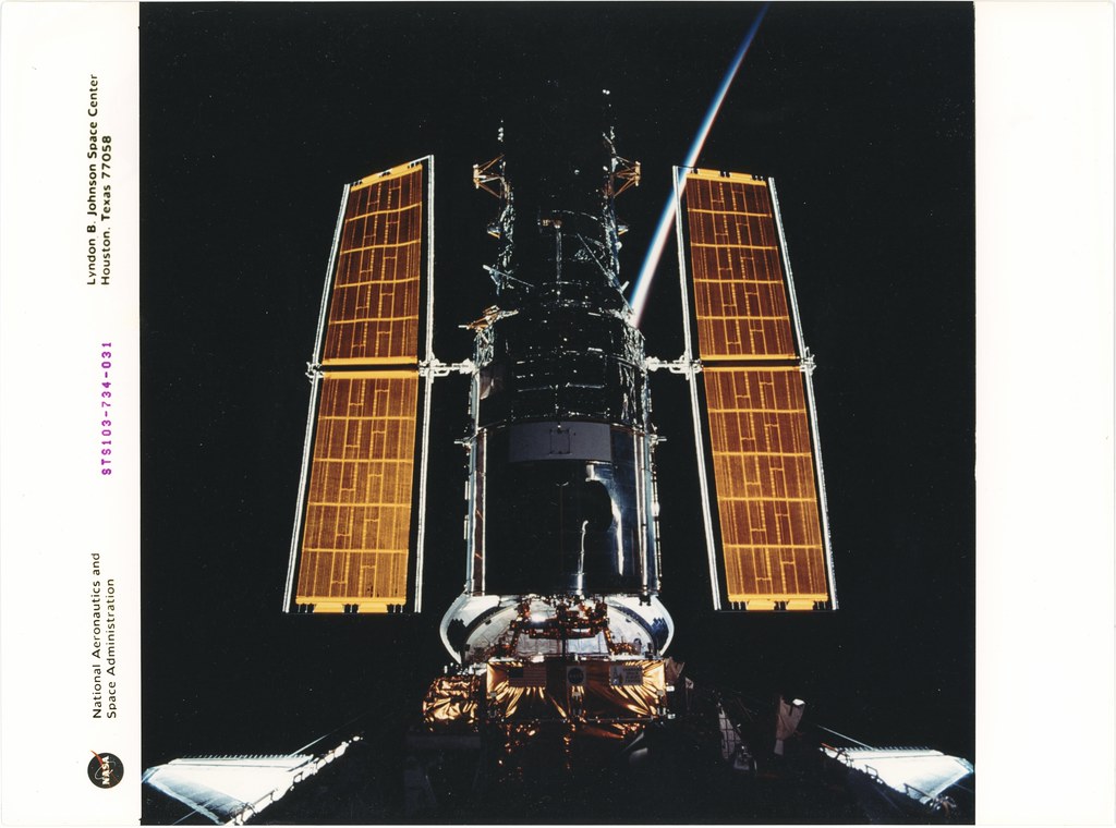 STS103_v_c_o_KPP (STS103-734-031)