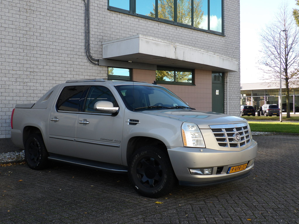 9-VPR-32: Escalade Ext asobak