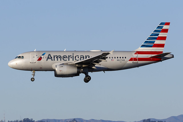 American Airlines Airbus A319 N827AW at Los Angeles Airport LAX/KLAX