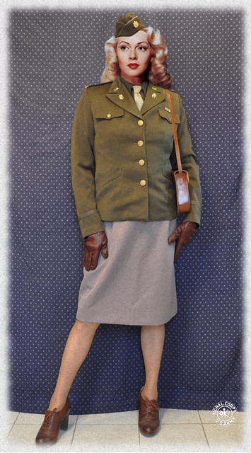 Major Valerie Parks (Lana Turner)