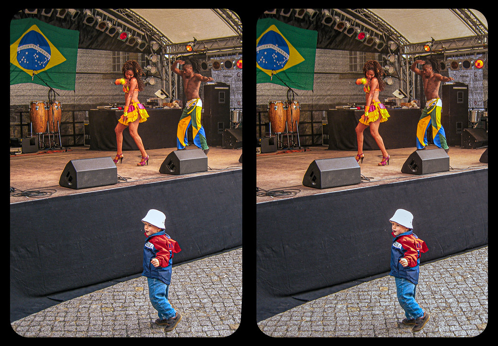 Unstaged 3-D / CrossView / Stereoscopy