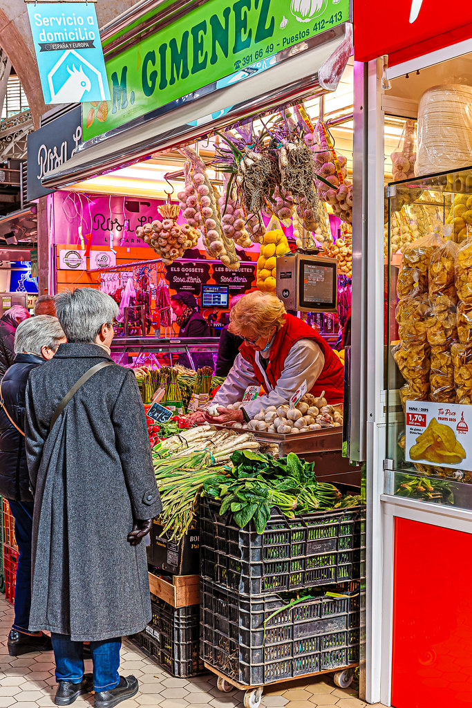Buying Garlic (Central Market - Valencia) (Ricoh GR3x Compact) (1 of 1)