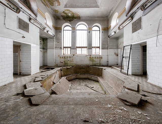 Abandoned bath house