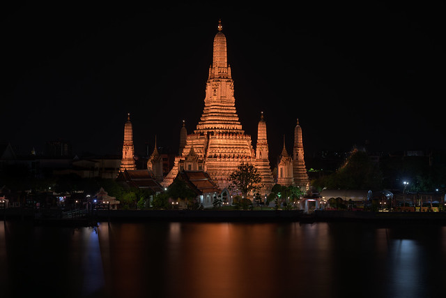 Wat Arun Prang by night