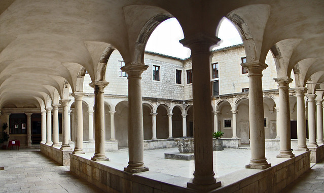 zadar claustro monasterio de san francisco croacia
