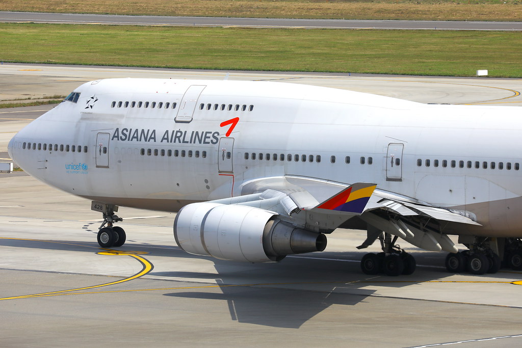 Asiana Airlines 아시아나항공 Boeing 747-48E HL7428