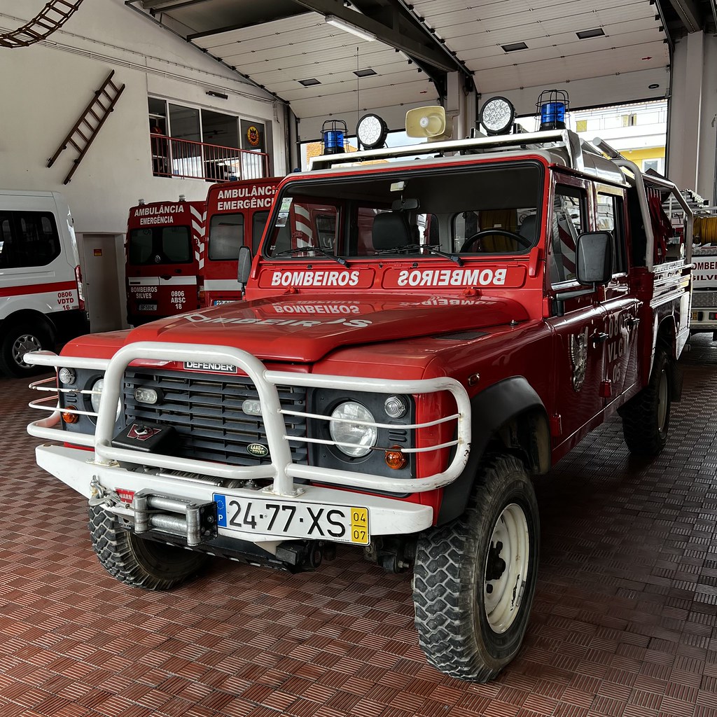 Bombeiros Silves - Land Rover Defender - VLCI - Fire Appliance - Command Vehicle - Silves, Portugal