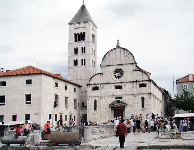 torre portada exterior iglesia de santa maria sveta marija zadar croacia