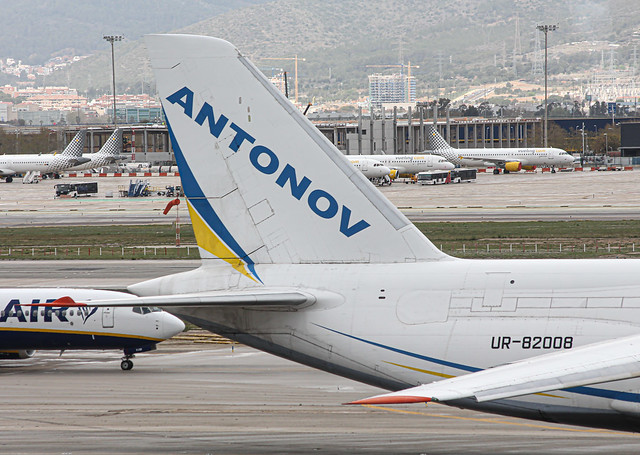 UR-82008 / Antonov An-124-100 / Antonov Airlines / LEBL