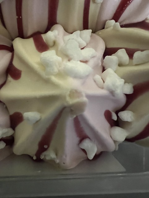 Raspberry pavola ice cream