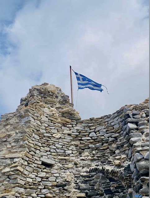 Aujourd’hui c’est le jour de l’indépendance grecque !! Χρόνια πολλά,  Ελλάδα μας  à tous les grecs du monde entiers et au amoureux de la Grèce ✨ MY LAND OF HEART 💙✨ #Paros