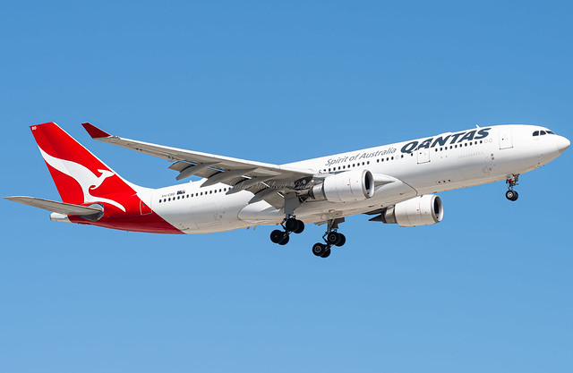 Qantas - VH-EBD - Airbus A330-202
