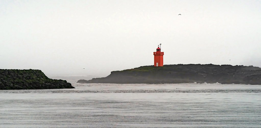 Hvanneyjarviti Lighthouse near Höfn in Iceland - explored