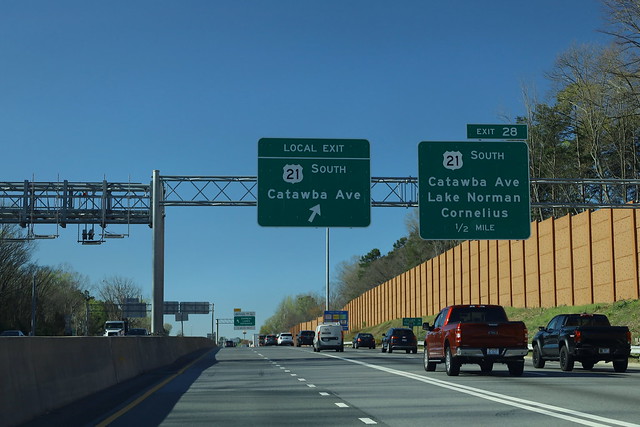 I-77 US21 South - Exit 28 - US21 South Half Mile