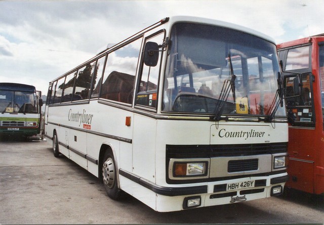 Countryliner . Guildford , Surrey . HBH426Y .
