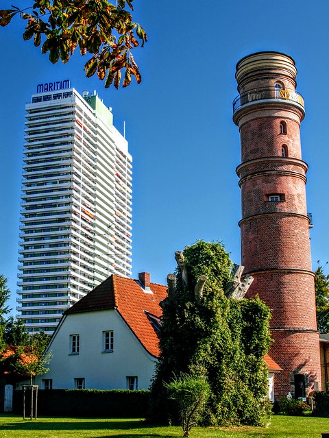 Travemünde, Hotel Maritim und Leuchtturm