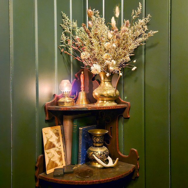 #shelfie #shelf #driedflowers #brass #pitcher #bell #books #lantern #shiplap #emeraldgreen #bigsky #montana #📚 #🔔