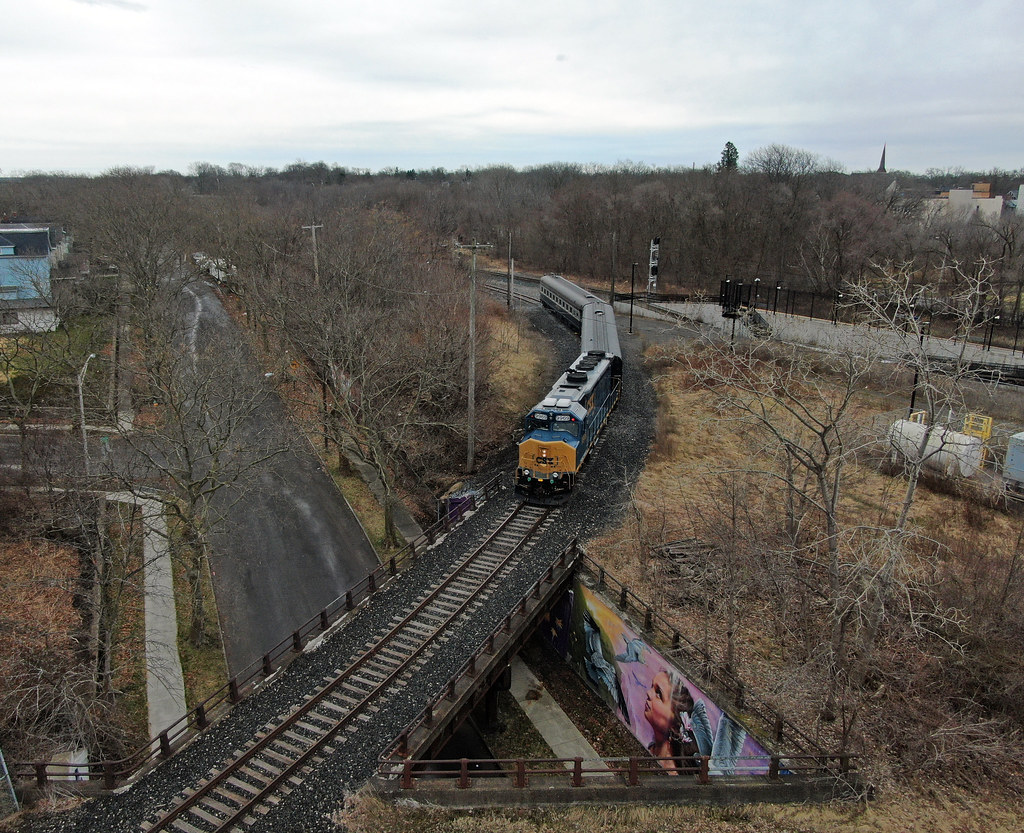CSX Geo Train W003 takes head room towards the Country Industrial in Niagara Falls, NY.