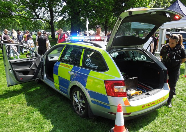 Nottinghamshire Police (FJ70 EOW)