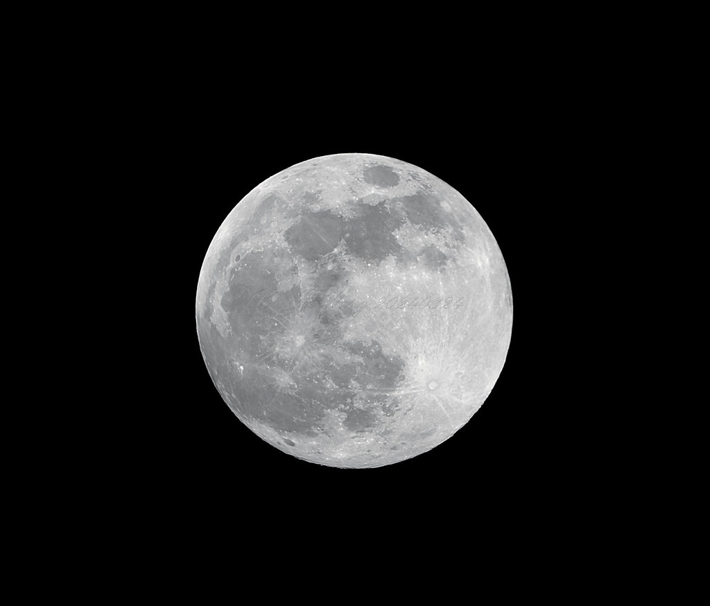 The full Moon with different post-processing (2/10)