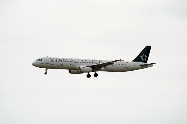 BER Brandenburg 26.3.2024 A-321 Turkish Airlines Star Alliance