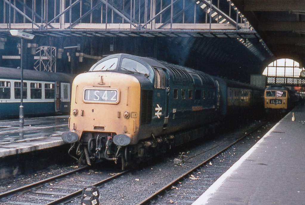 Deltic 9004 QUEEN'S OWN HIGHLANDER at King's Cross on the afternoon Talisman.