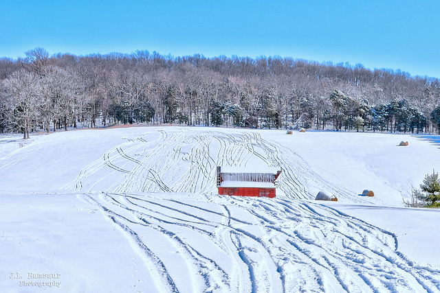 Mirandy Road Barn in the Snow - Cookeville, Tennessee