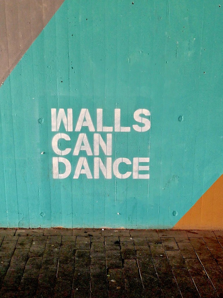 walls can dance